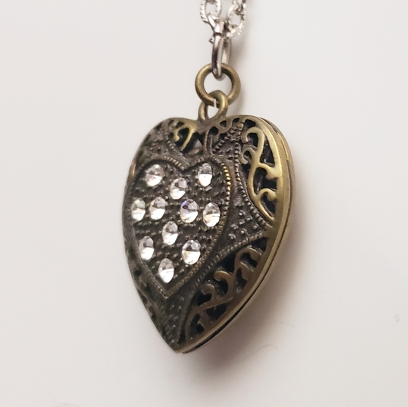 Beautiful 2 Sided Filligree Puffy Heart Pendant Rhinestones Brass/Gold - Picture 3 of 10